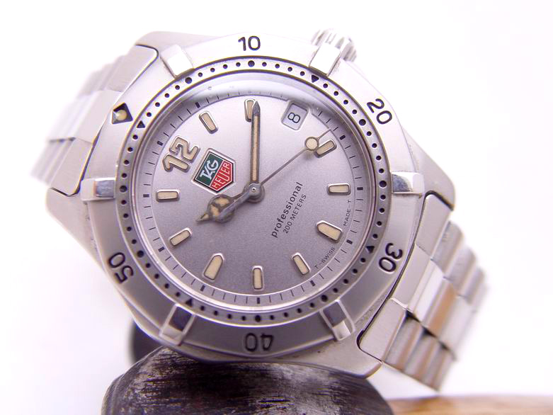 (070305-07) Tag Heuer Professional 200m WK 1212 Diver's Watch